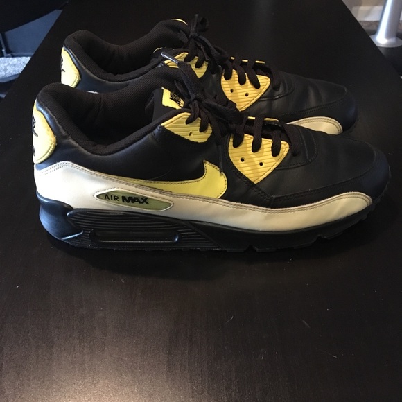Nike Air Max 90 Black Volt Glow In The Dark Sz 13 - Picture 3 of 5